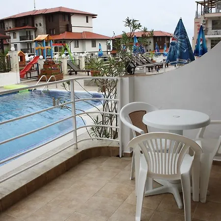 فندق Family Santorini 3*