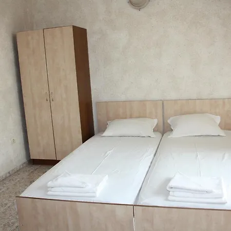 Family Santorini 3* سفيتي فلاس