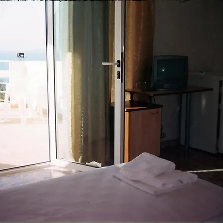 فندق Family Santorini 3*